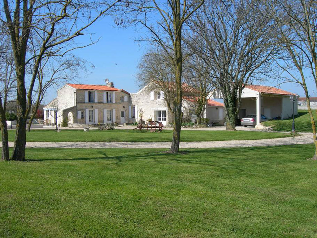 - 30 mn LA ROCHELLE - - 30 mn LA ROCHELLE -